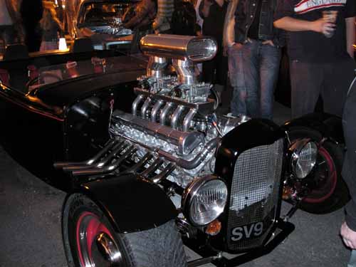 V12 32
